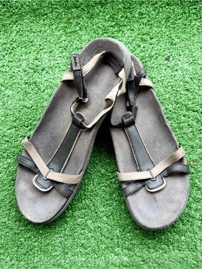 Jambu Grey Black T-Strap Outdoor Water Sandals Women's US 9.5M All-Terrain Sport